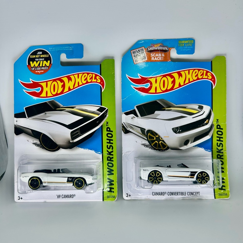 Hot Wheels Camaro Lot of 2x - ‘69 Chevy Camaro & Camaro Convertible NEW White